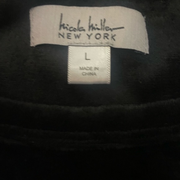 Nicole Miller lounge set-large - Picture 3 of 6